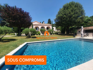  Maison � vendre 5 pi�ces 240 m�