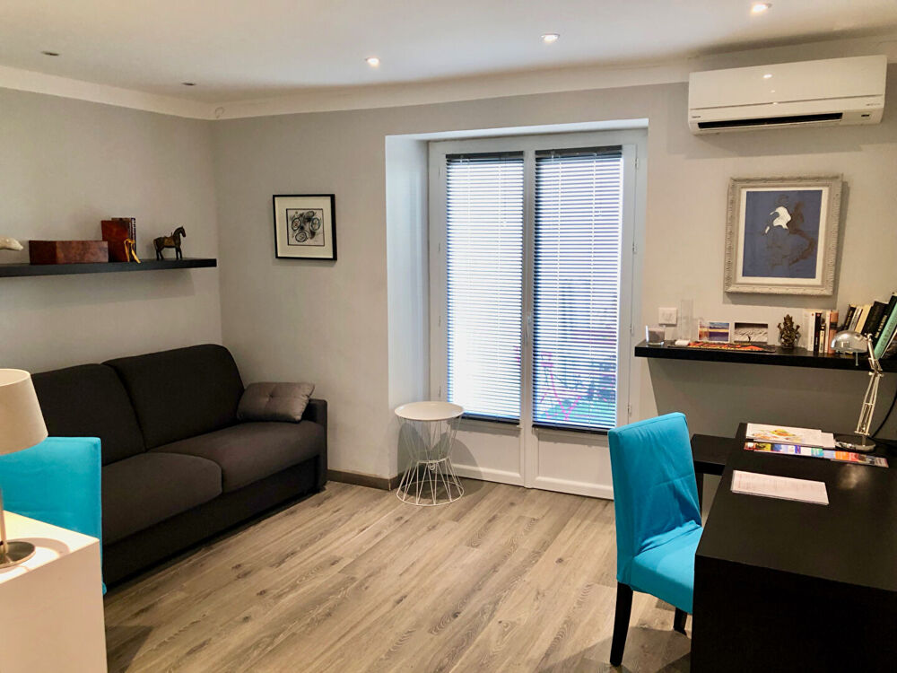 Appartement INTRA MUROS Avignon 1 pièce avec Terrasse