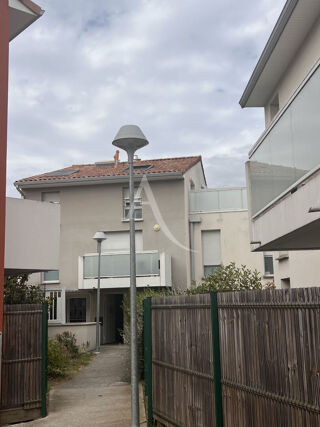  Appartement à louer 3 pièces 61 m²