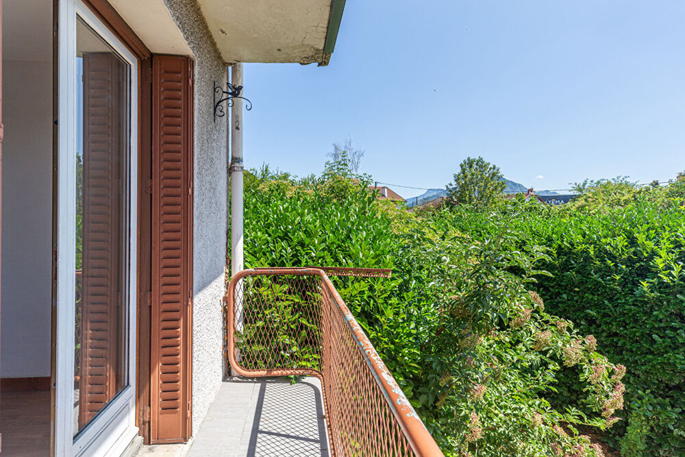 AGENCE IMMOBILIERE LAFORET - EXCLUSIVITE - "MIRABILIS" - ANNECY / PRINGY - APPARTEMENT T3 de 54.69m² - LOGGIA - BALCON - CAVE -