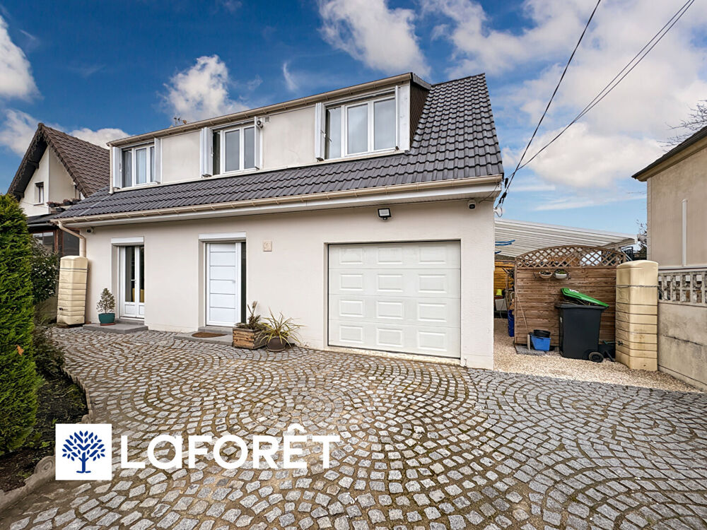 Maison 6 pièces 120 m² · à Sainte Genevieve des Bois · 120 m² · 390 560 €