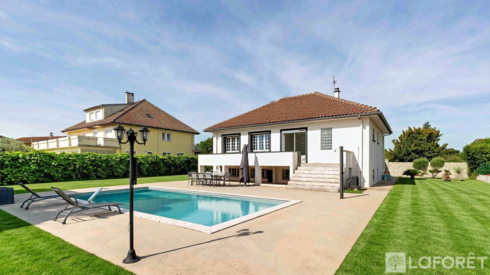 Vente Maison Maison Pusignan 5 pièce(s) 105.45 m2 Pusignan