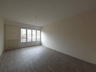  Appartement à louer 3 pièces 67 m²