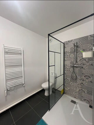  Appartement à louer 4 pièces 83 m²
