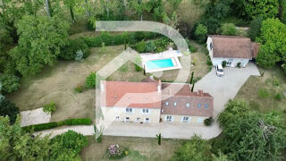  Villa  vendre 13 pices 