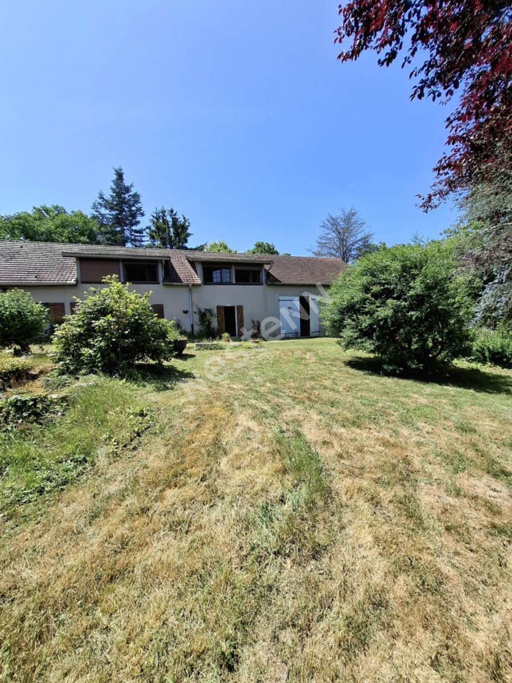 Corps de ferme, Saint Didier Sur Arroux 11 pièces 220 m2, terrain 4536m2 arboré.