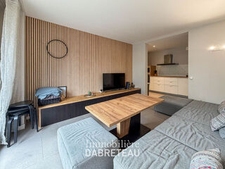  Appartement à louer 7 pièces 101 m²