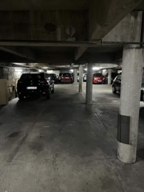  Parking / Garage  louer 