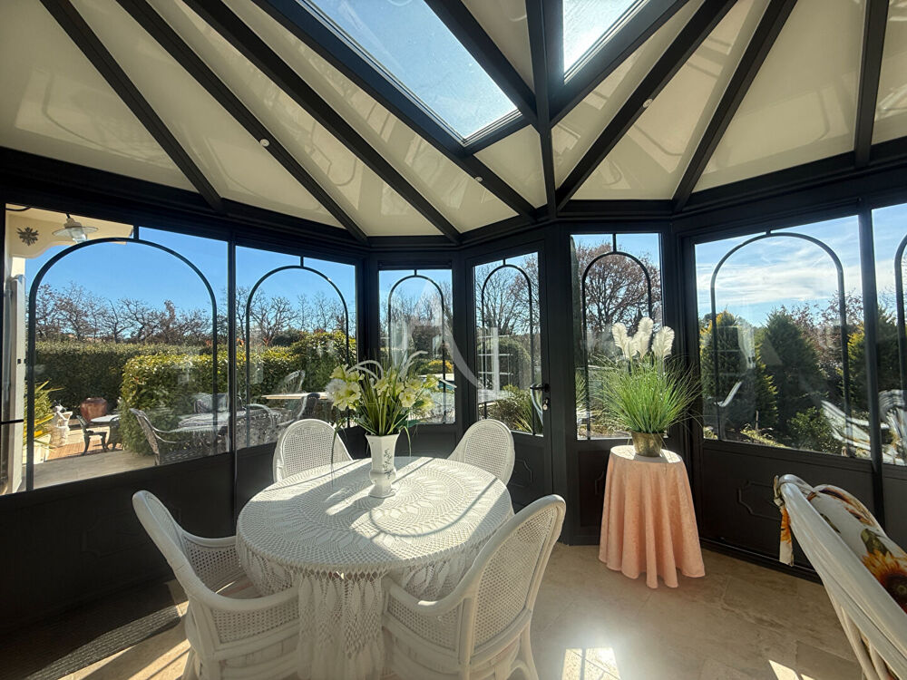 VILLA D'EXCEPTION 200 m2 PISCINE CHAUFFÉE, CALME, SUITES PARENTALES