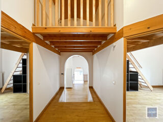  Maison à louer 5 pièces 160 m²
