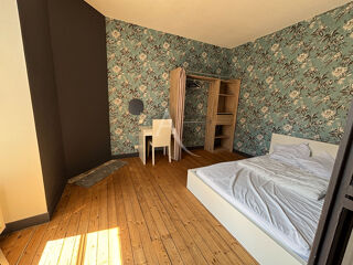  Appartement à louer 4 pièces 80 m²