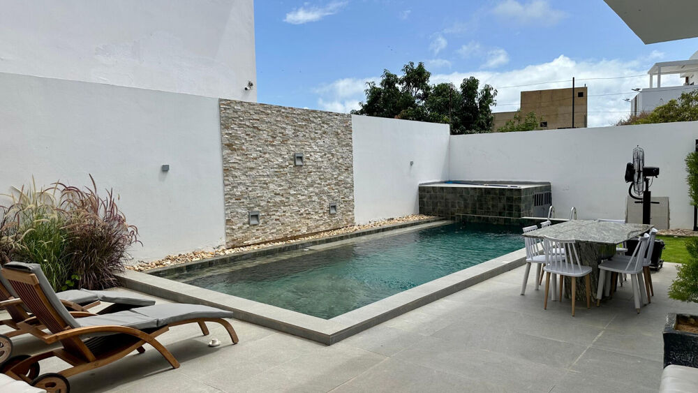 Vente Maison Villa d'architecte contemporaine - 5 chambres, piscine, pergola & jardin arboré Saly