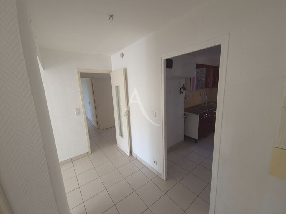 Location Appartement Appartement Nîmes 4 pièces 70.34 m2 Nimes