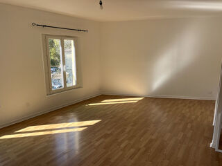 Location Appartement Centre ville Grans - T2 - 47m² Grans