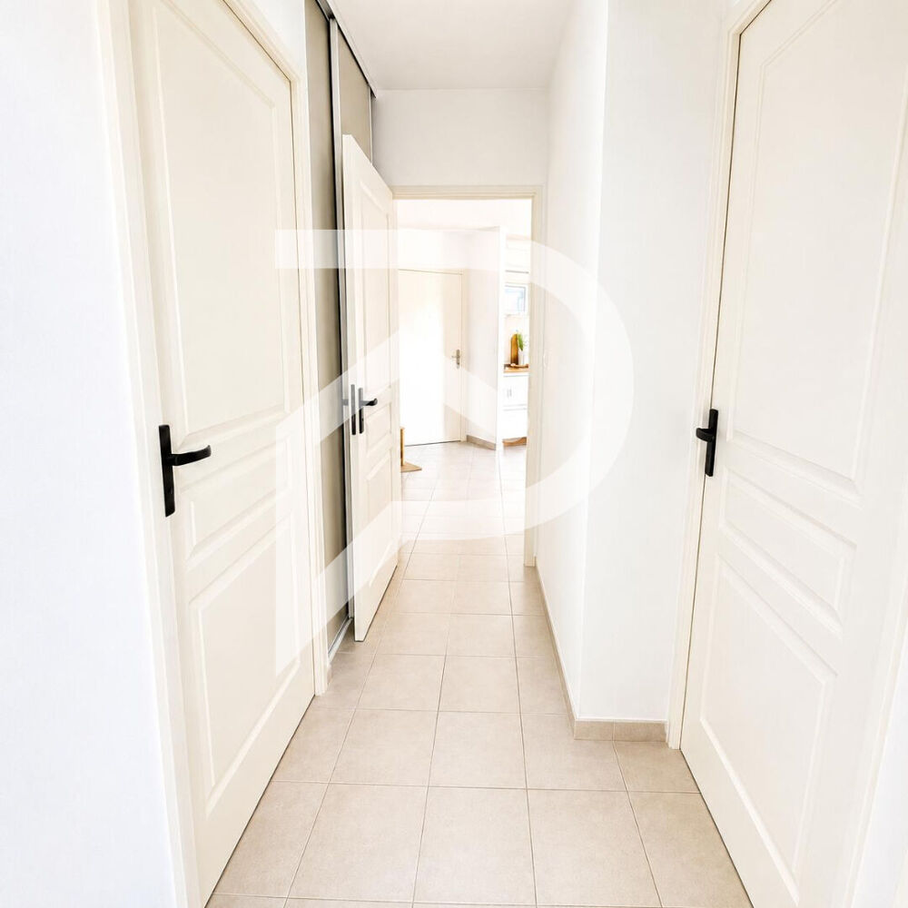 Vente Appartement Appartement T3 lumineux avec vue mer,terrasse et box. Marseille 15