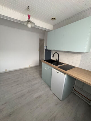  Appartement à louer 2 pièces 28 m²