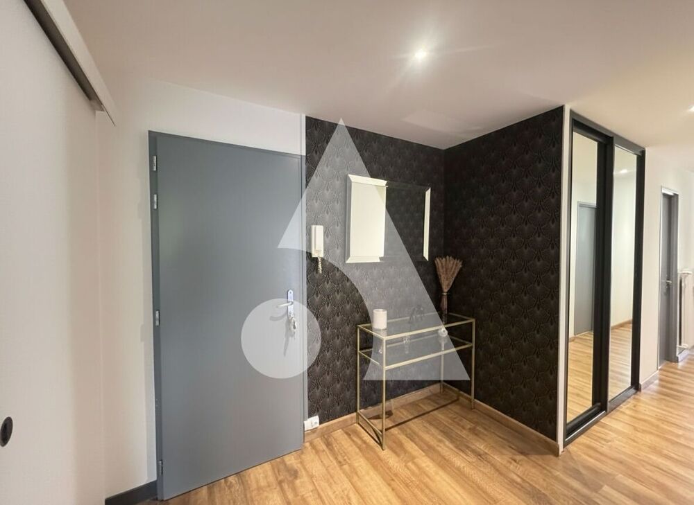 Vente Appartement Appartement T4 rénové -  Vue exceptionnelle - Garage et cave Neufchateau