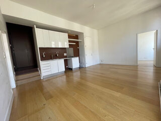  Appartement à louer 3 pièces 64 m²