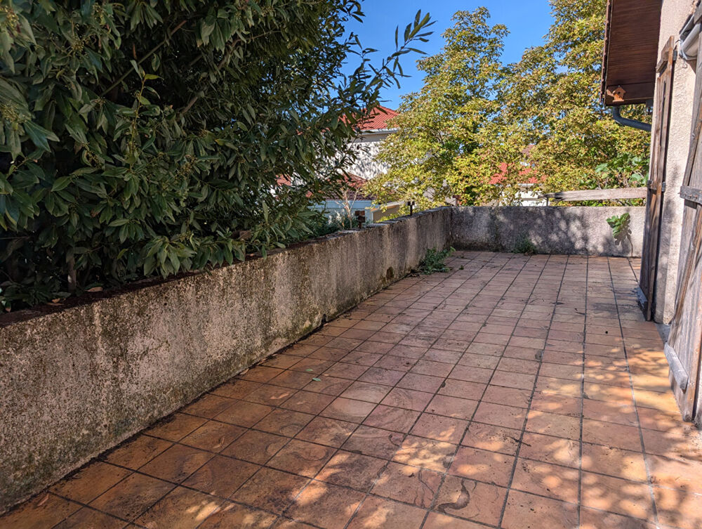 Vente Maison Maison de 100m² avec terrain de 1023m² - Saint-Priest La Fouillouse Saint priest