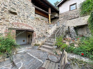 Vente Maison Demeure de charme située sur la commune de Courzieu à 15 min de l'Arbresle, 7 pièce(s) 200 m2, 5ha de terrain, garage, caveau et Vaugneray