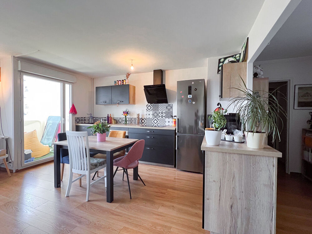 Appartement lumineux 4 pièces à vendre à Angers sud dans résidence avec ascenseur
