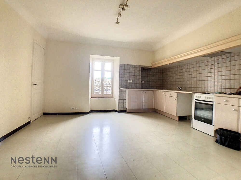 A vendre maison de village secteur Boussens, 4 chambres .Un jardin expose plein sud avec des cours intérieures.
