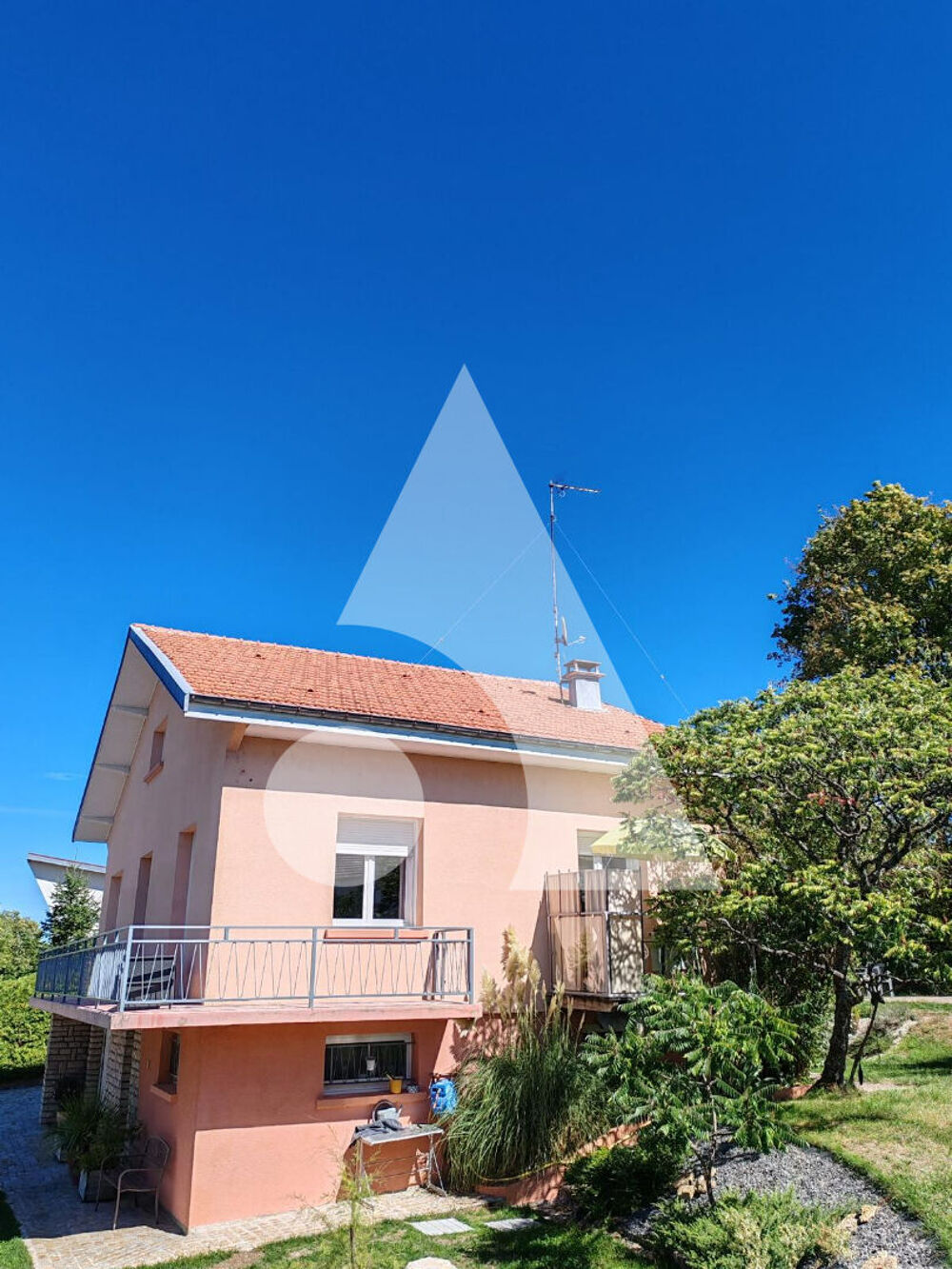 Maison familiale de 165 m² avec jardin et dépendance, sans travaux !