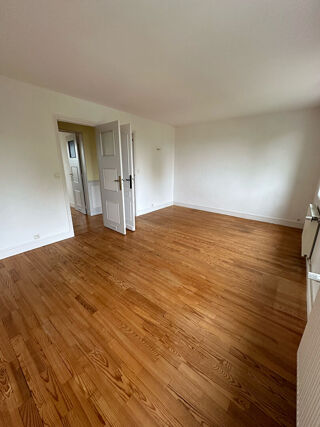  Appartement à louer 5 pièces 94 m²