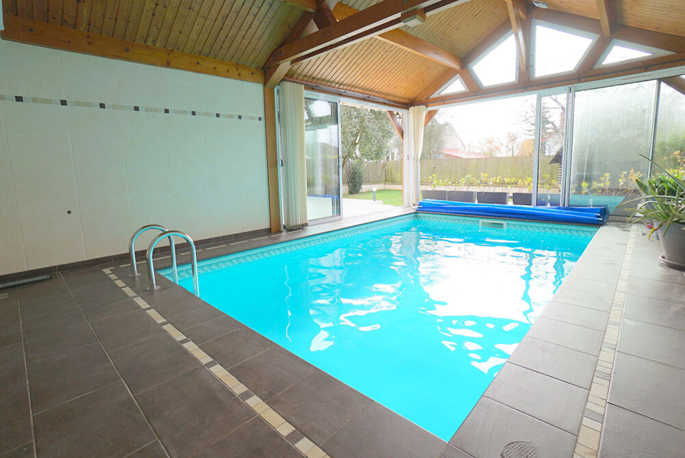 Vente Maison Maison contemporaine - Piscine intérieure - 4 chambres et sous-sol190 m2 Issou