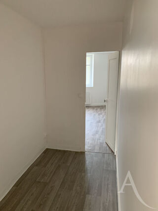  Appartement à louer 3 pièces 75 m²