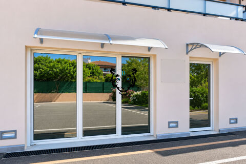   Local commercial Frejus 4 pièce(s) 79.72 m2 