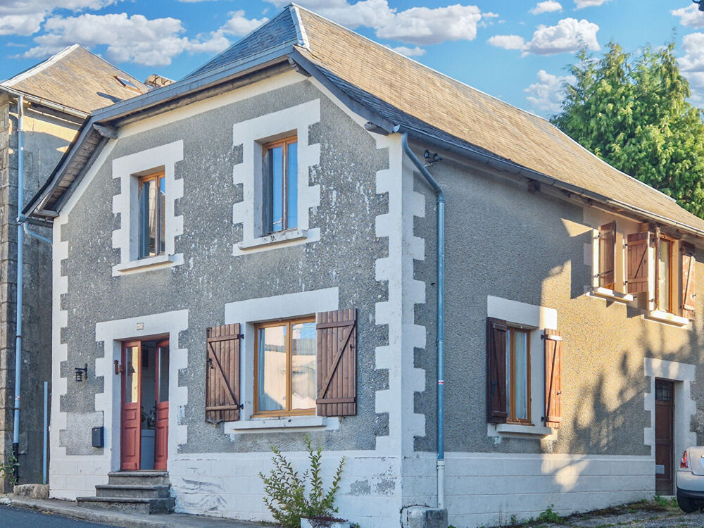 CORRÈZE. TREIGNAC. Maison en pierre avec 2 chambres. Vue imprenable.
