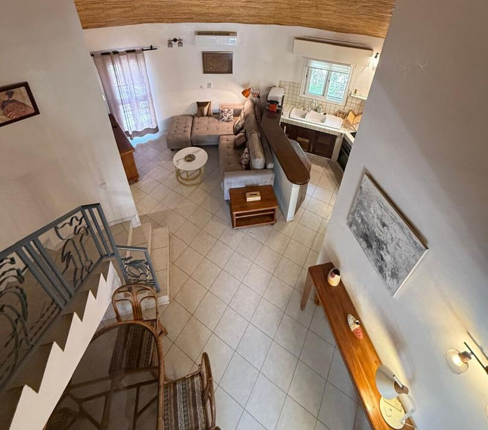 Location Maison A LOUER VILLA MEUBLEE AVEC JACUZZI SITUEE DANS UNE BELLE RESIDENCE PIEDS DANS L'EAU AVEC PLAGE PRIVEE ET PISCINE COMMUNE Saly (Senegal)