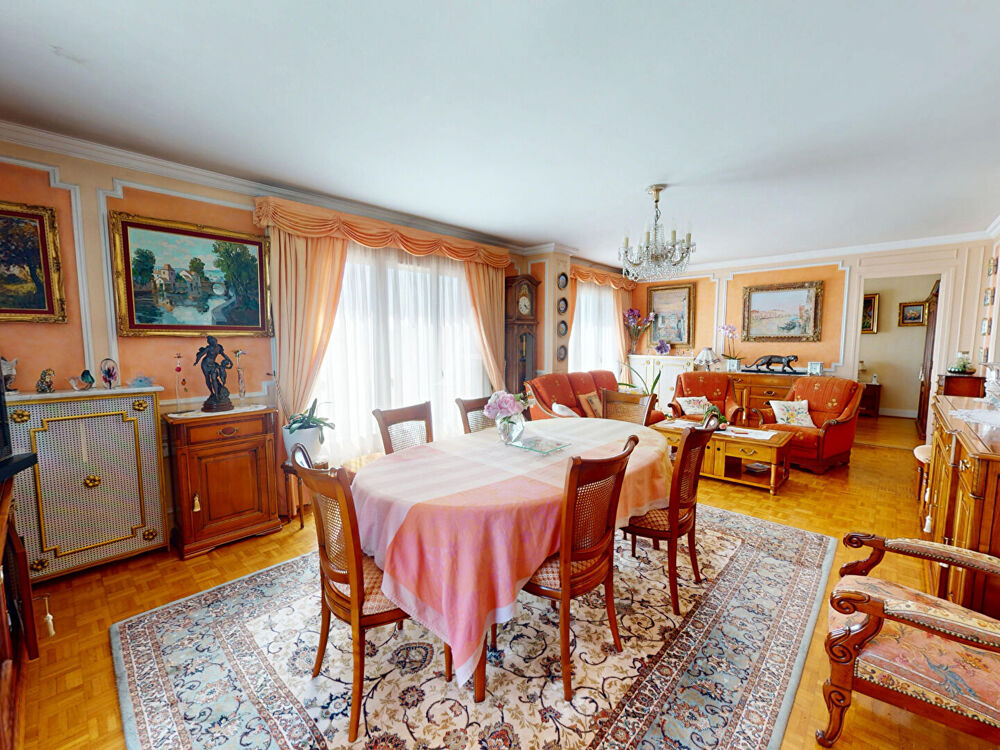 VILLEMOMBLE, QUARTIER DE L'ÉGLISE, APPARTEMENT FAMILIAL AVEC TERRASSE ROOFTOP, BALCON FILANT, BOX ET VUE DÉGAGÉE, 93.8 m2