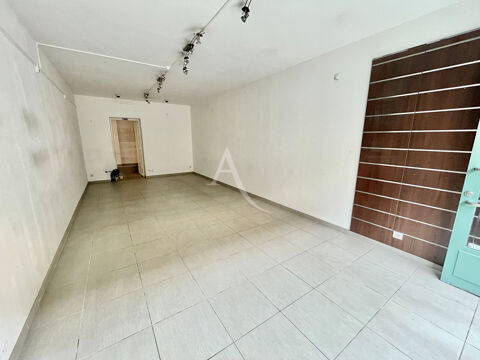 Local commercial de 29m&sup2; en plein centre de l'Isle-Jourdain 775 32600 L isle jourdain