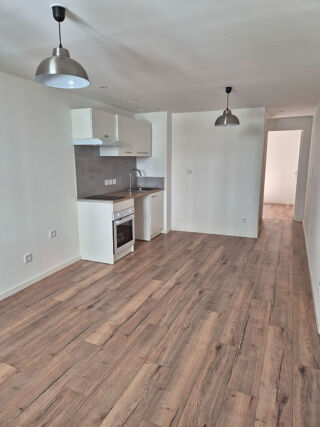  Appartement à louer 2 pièces 32 m²