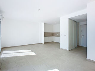  Appartement à louer 3 pièces 73 m²