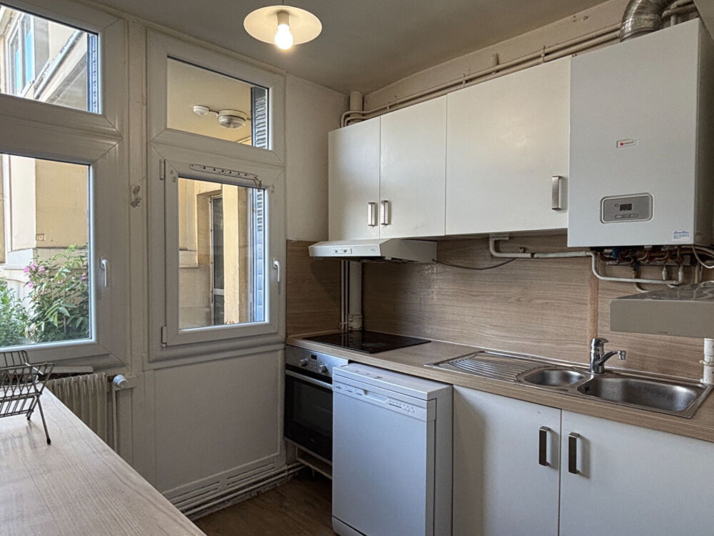 Location Appartement LYON 8 - T4 de 79 m² avec 3 chambres Lyon 8