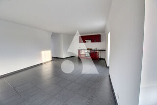  Appartement à louer 3 pièces 78 m²