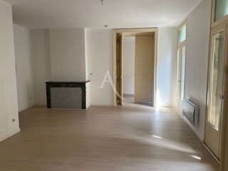  Appartement à louer 2 pièces 67 m²