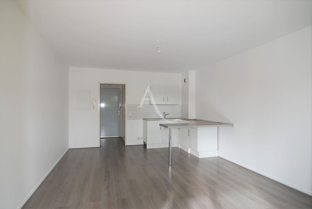 Location Appartement Appartement Ozoir La Ferrière 1 pièce de 27.25 m² avec Terrasse, cave et parking Ozoir la ferriere