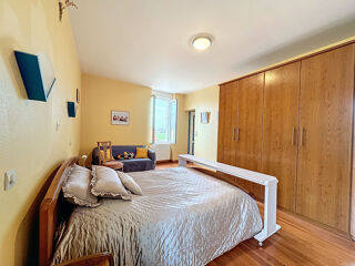  Maison  vendre 14 pices 300 m