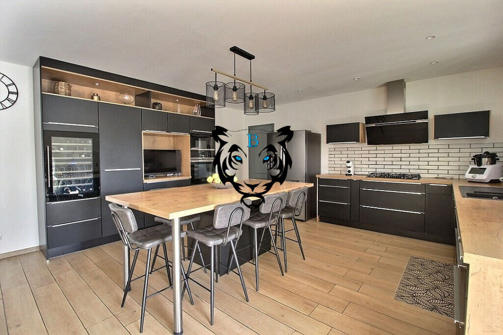 Maison Le Muy 6 pièce(s) 147 m2 avec piscine