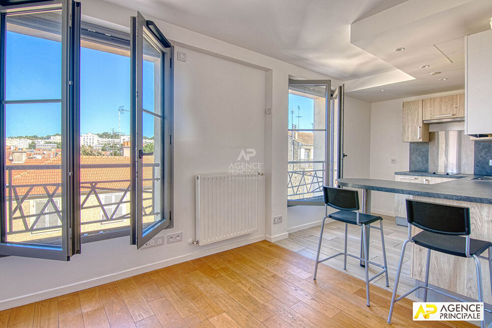 Vente Appartement Versailles Montreuil St-Symphorien studio 24 m² situé au 3eme étage avec ascenseur Versailles