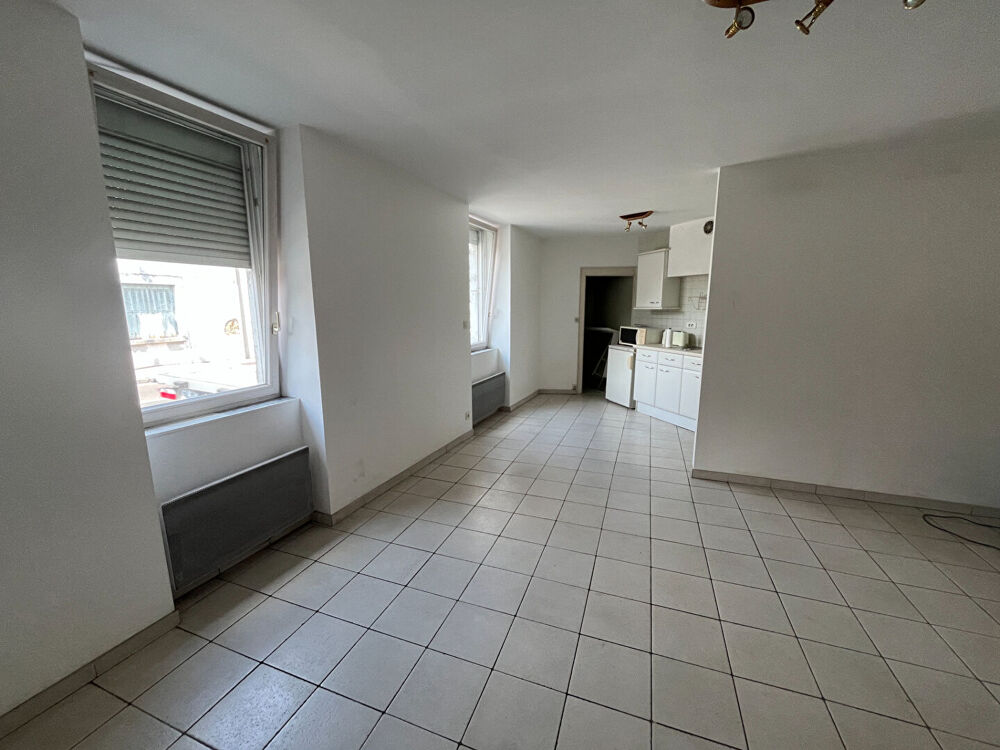 Bourg Hyper centre A vendre Appartement 1 pièce(s) studio 33m2