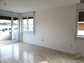  Appartement à louer 3 pièces 65 m²