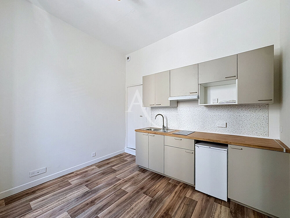 APPARTEMENT T2 EN RDC - 30 m2 - CENTRE VILLE DE LAVAL