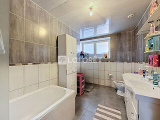  Immeuble à vendre 9 pièces 199 m²