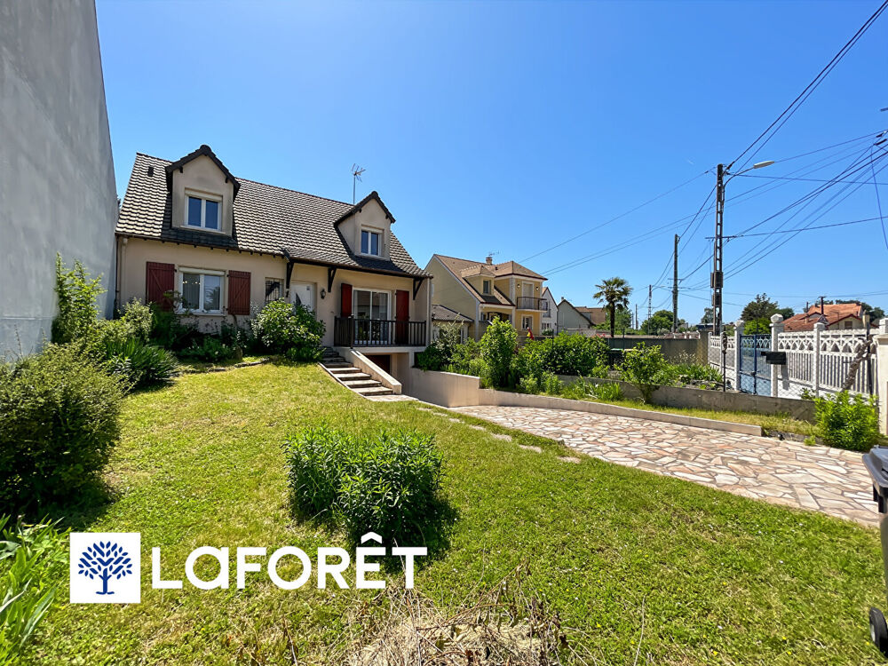 Maison traditionnelle sur sous-sol total de 6 pièces à vendre à Sainte Geneviève des Bois - Réf 13319