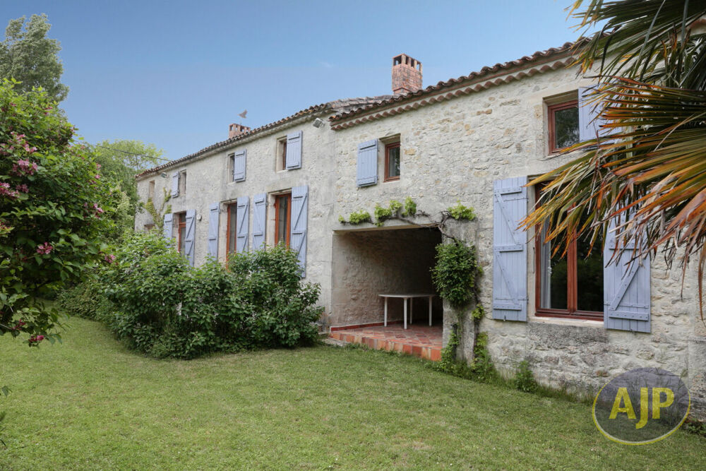 Longère de 160m2 de surface habitable sur 1240m2 de terrain !